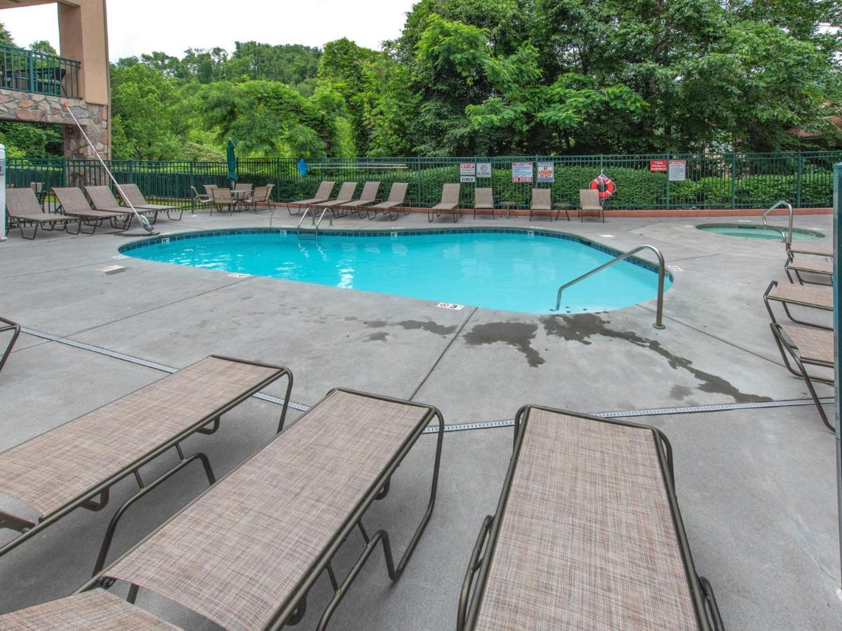 City Bear, 2Br, Pool, Spa, Downtown Gatlinburg, Sleeps 6 Daire Dış mekan fotoğraf